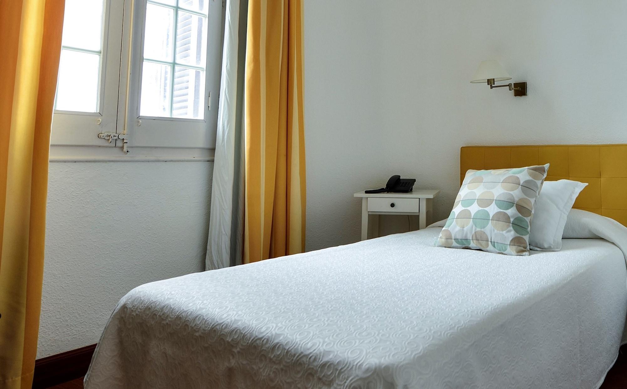 Hotel Capri Sitges Bagian luar foto