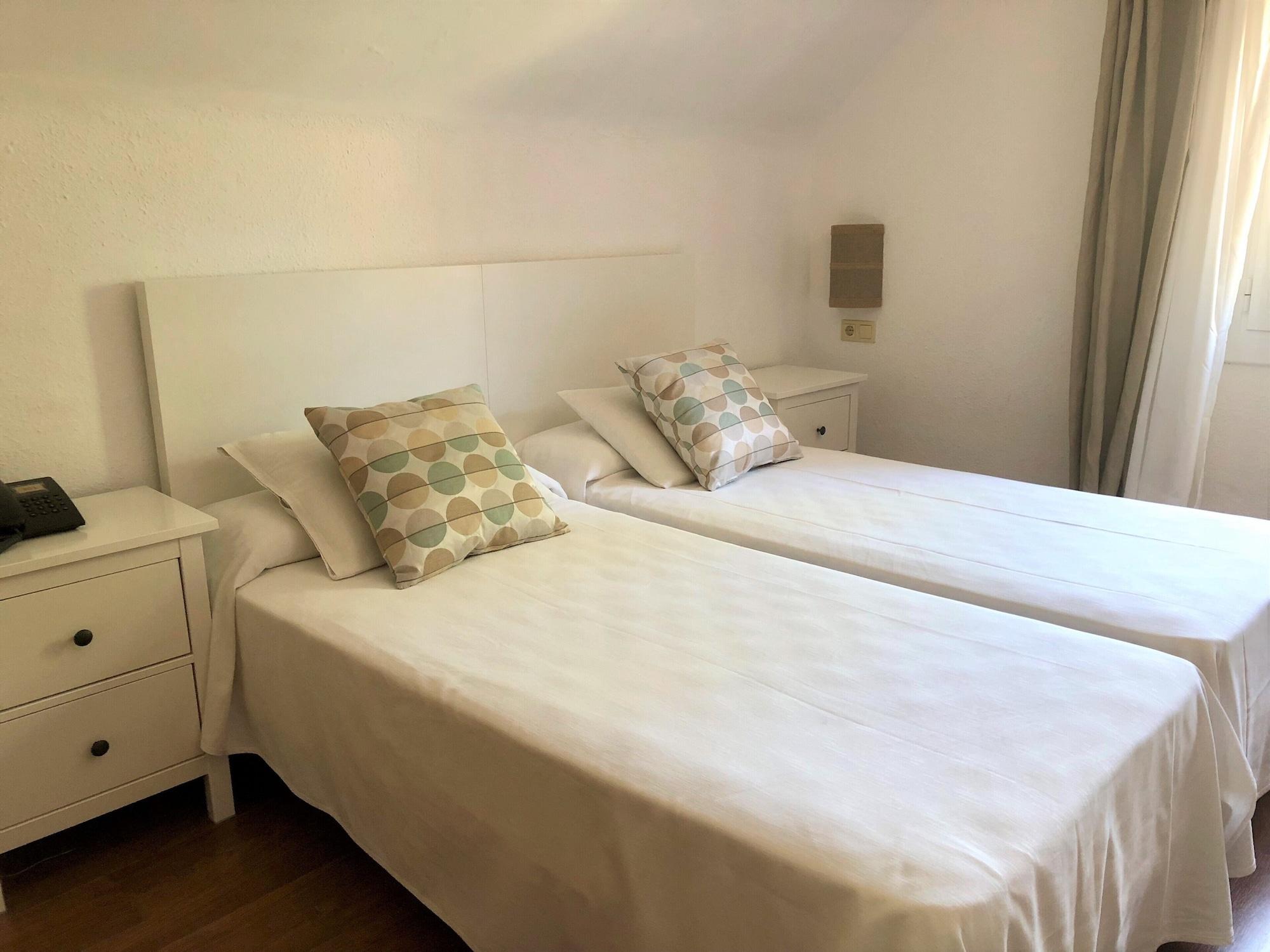 Hotel Capri Sitges Bagian luar foto