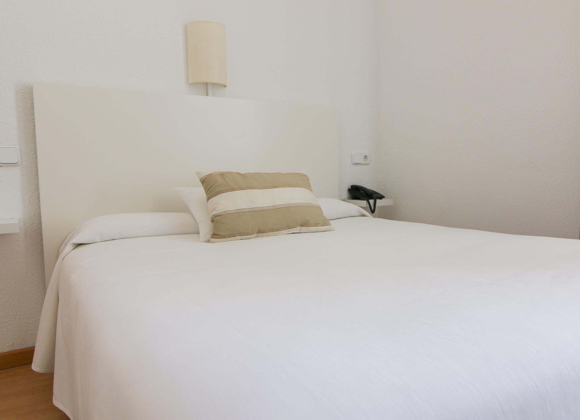 Hotel Capri Sitges Bagian luar foto