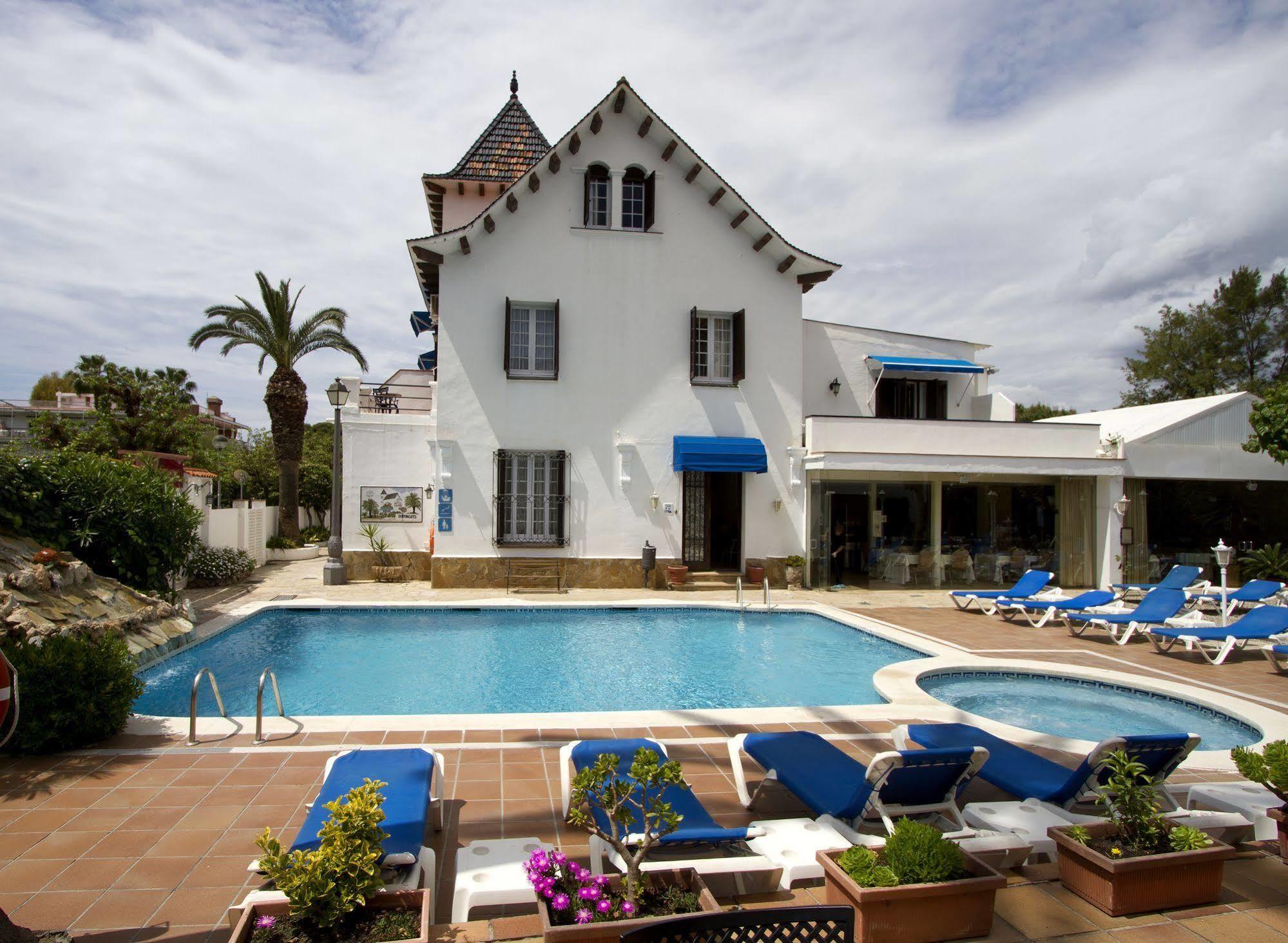 Hotel Capri Sitges Bagian luar foto